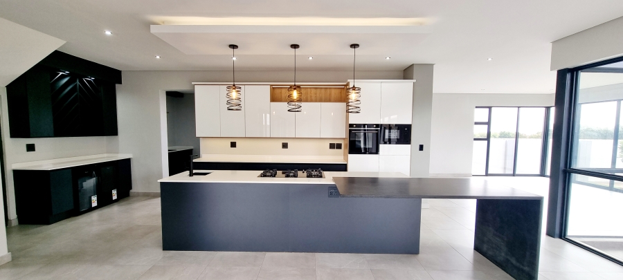 6 Bedroom Property for Sale in Midstream Heights Gauteng