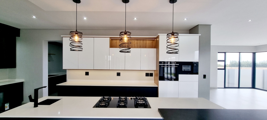 6 Bedroom Property for Sale in Midstream Heights Gauteng