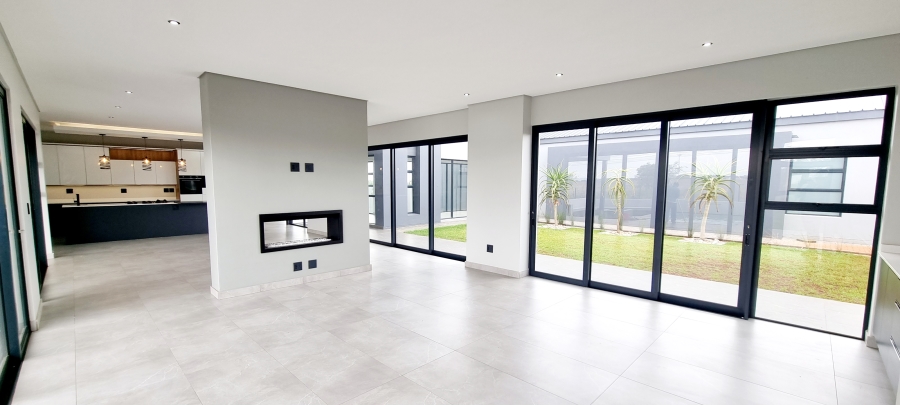 6 Bedroom Property for Sale in Midstream Heights Gauteng