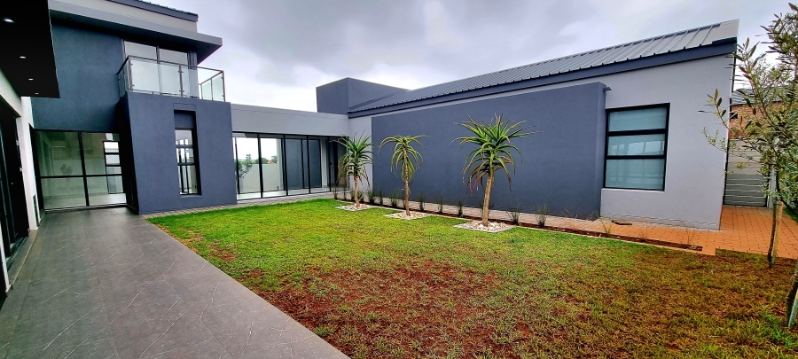 6 Bedroom Property for Sale in Midstream Heights Gauteng