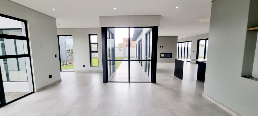 6 Bedroom Property for Sale in Midstream Heights Gauteng