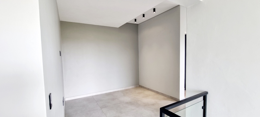 6 Bedroom Property for Sale in Midstream Heights Gauteng