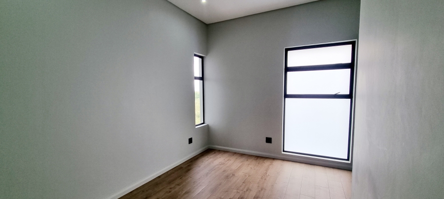 6 Bedroom Property for Sale in Midstream Heights Gauteng
