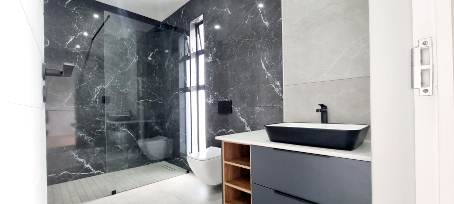 6 Bedroom Property for Sale in Midstream Heights Gauteng