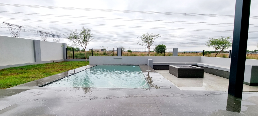6 Bedroom Property for Sale in Midstream Heights Gauteng
