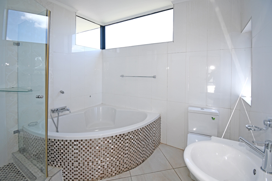 4 Bedroom Property for Sale in Carlswald Gauteng