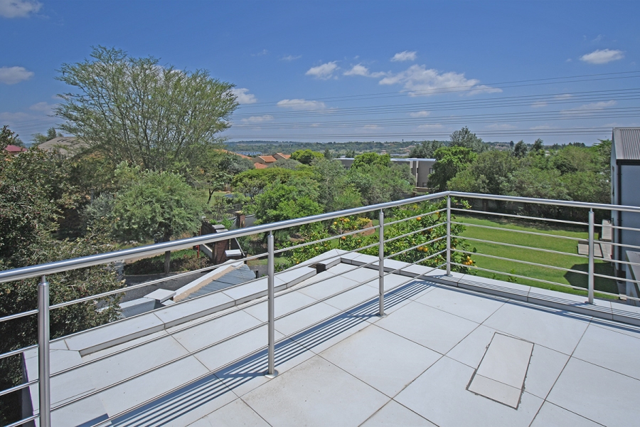 4 Bedroom Property for Sale in Carlswald Gauteng