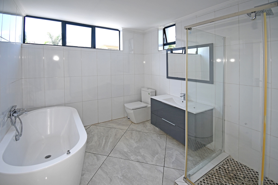 4 Bedroom Property for Sale in Carlswald Gauteng