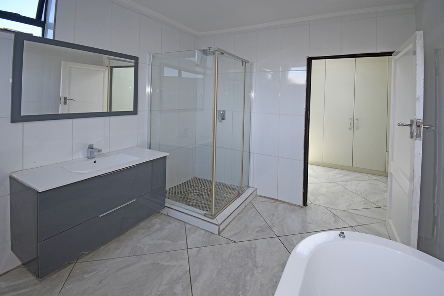 4 Bedroom Property for Sale in Carlswald Gauteng