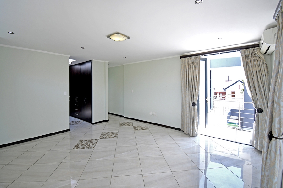 4 Bedroom Property for Sale in Carlswald Gauteng