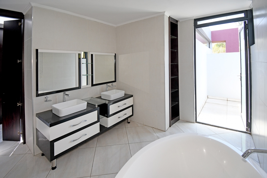 4 Bedroom Property for Sale in Carlswald Gauteng