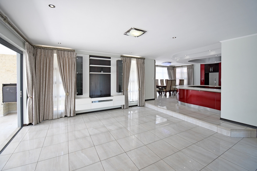 4 Bedroom Property for Sale in Carlswald Gauteng
