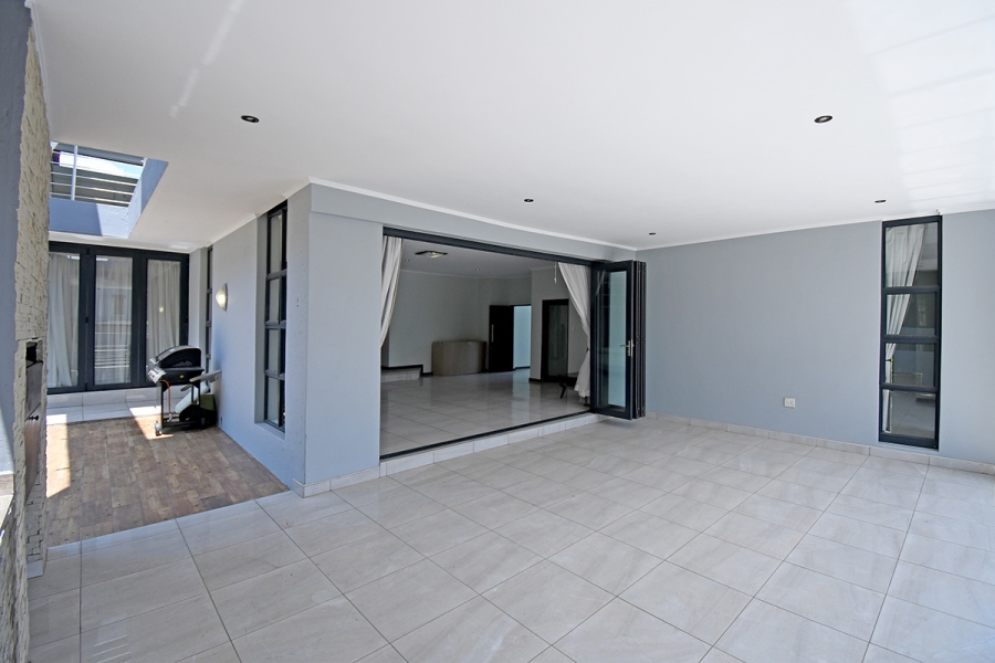 4 Bedroom Property for Sale in Carlswald Gauteng