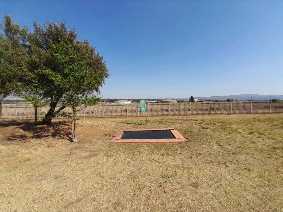 To Let 2 Bedroom Property for Rent in Meyersdal Nature Estate Gauteng