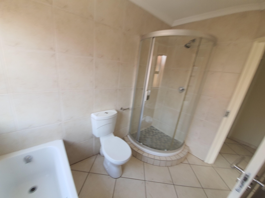 To Let 3 Bedroom Property for Rent in Glen Marais Gauteng