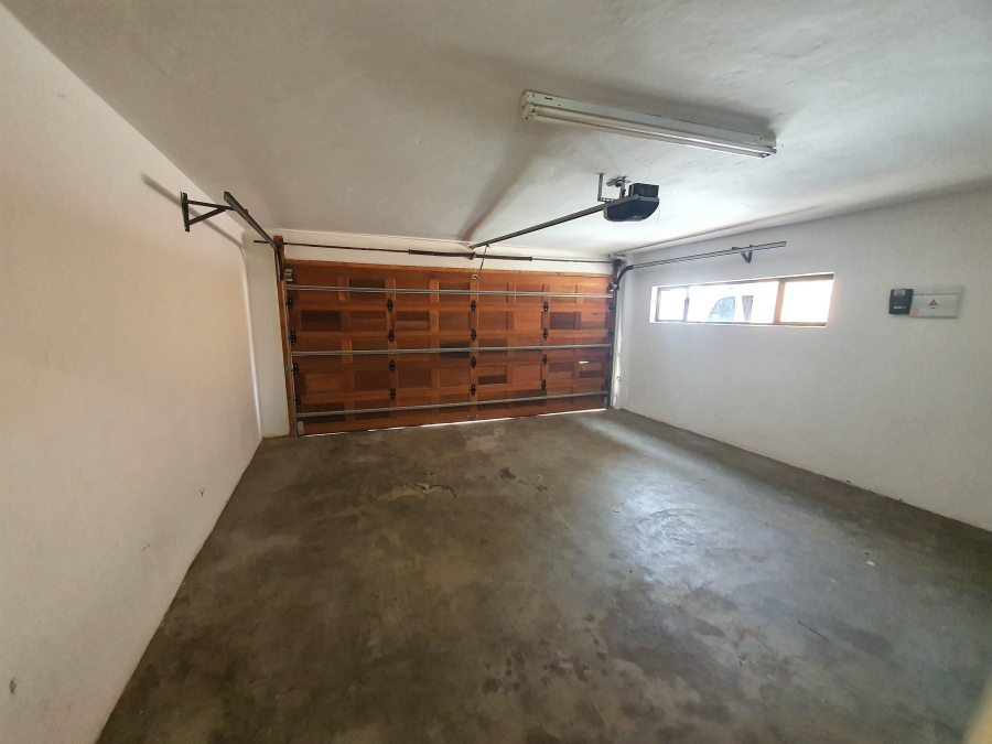 To Let 3 Bedroom Property for Rent in Glen Marais Gauteng