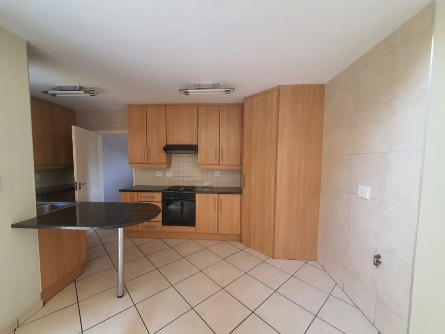 To Let 3 Bedroom Property for Rent in Glen Marais Gauteng