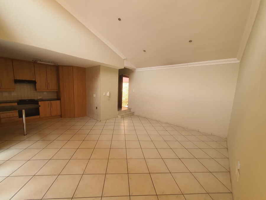To Let 3 Bedroom Property for Rent in Glen Marais Gauteng