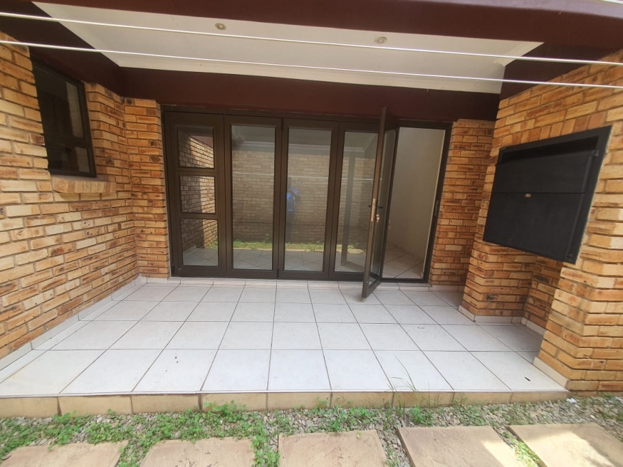 To Let 3 Bedroom Property for Rent in Glen Marais Gauteng
