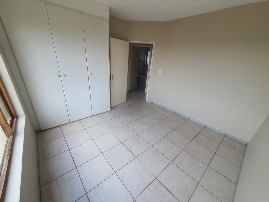 To Let 3 Bedroom Property for Rent in Glen Marais Gauteng