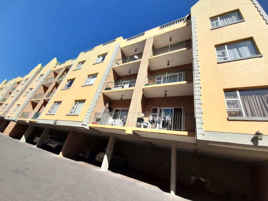 To Let 2 Bedroom Property for Rent in Ormonde Gauteng