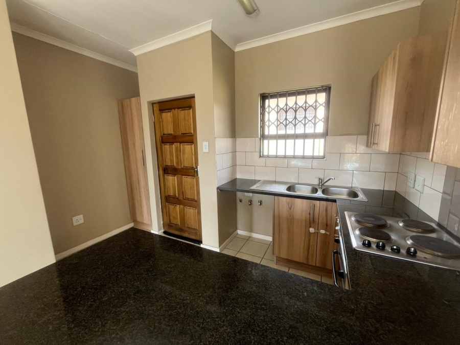 3 Bedroom Property for Sale in Sonneveld Gauteng