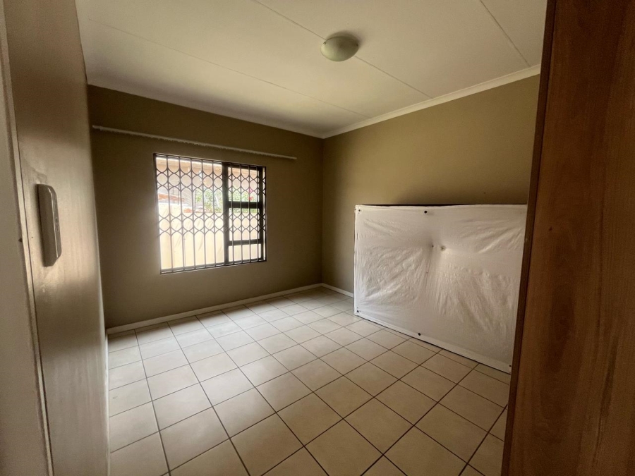3 Bedroom Property for Sale in Sonneveld Gauteng