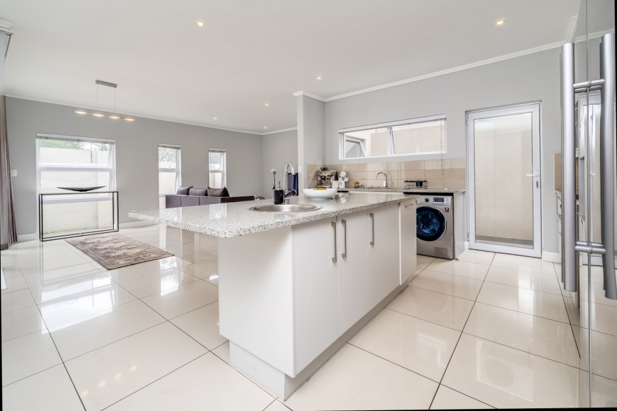 3 Bedroom Property for Sale in Bryanston Gauteng