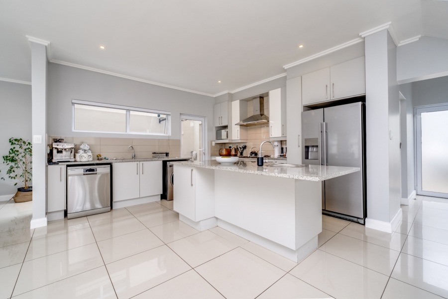 3 Bedroom Property for Sale in Bryanston Gauteng