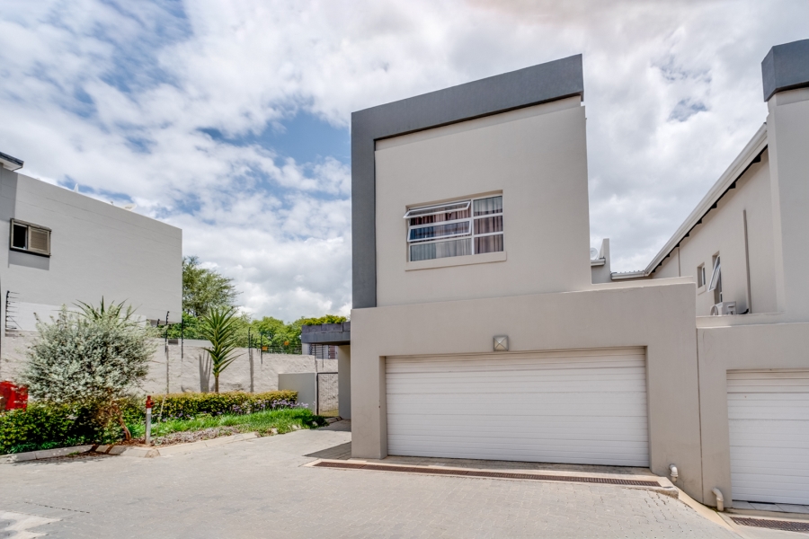3 Bedroom Property for Sale in Bryanston Gauteng