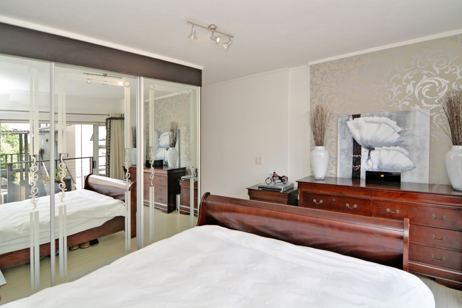 2 Bedroom Property for Sale in Hurlingham Gauteng