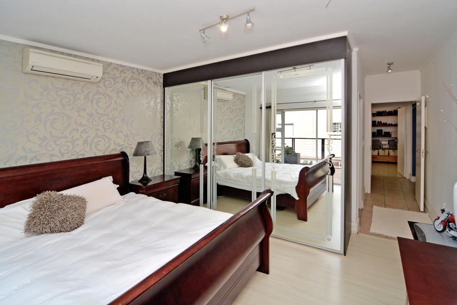 2 Bedroom Property for Sale in Hurlingham Gauteng