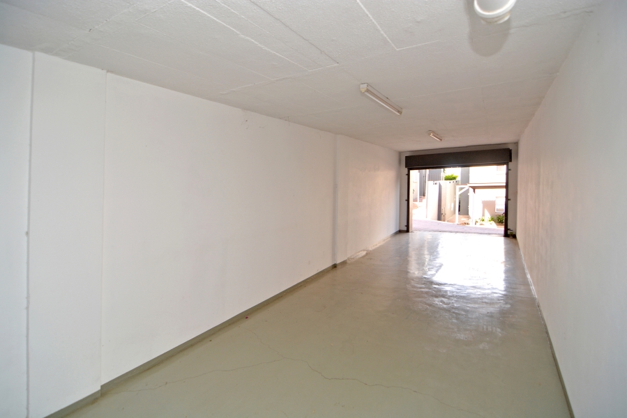 2 Bedroom Property for Sale in Hurlingham Gauteng