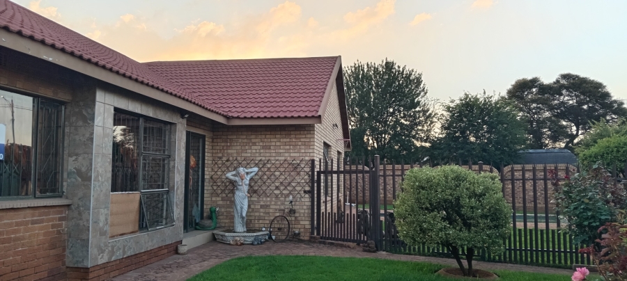 3 Bedroom Property for Sale in Edelweiss Gauteng