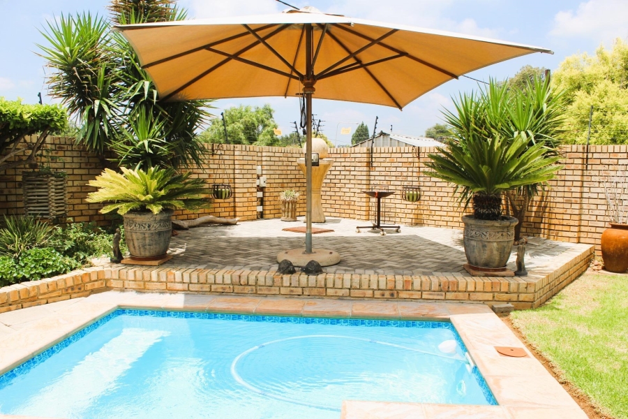 2 Bedroom Property for Sale in Three Rivers Gauteng