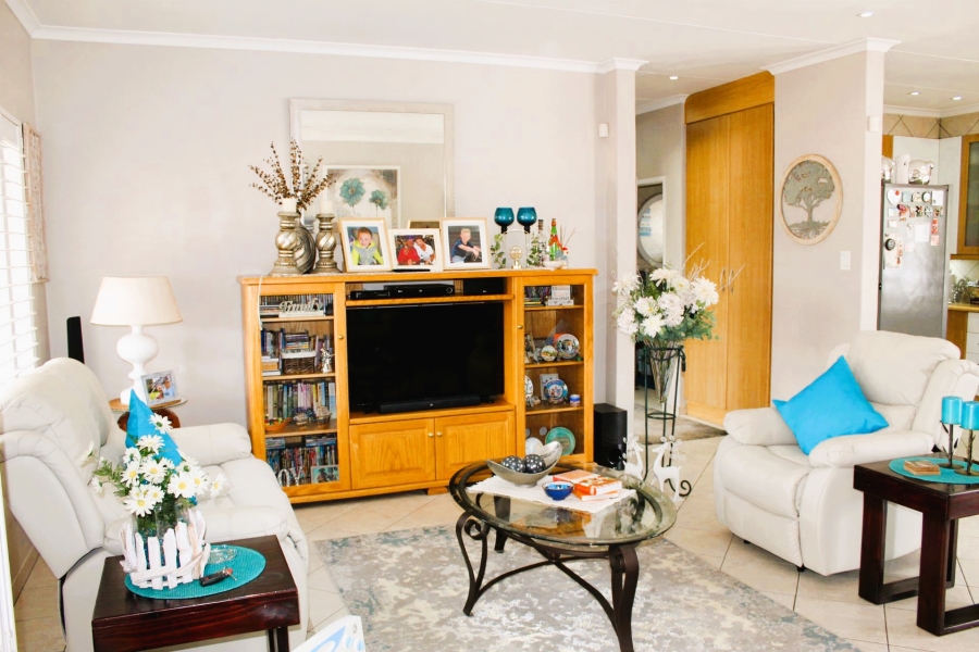 2 Bedroom Property for Sale in Three Rivers Gauteng