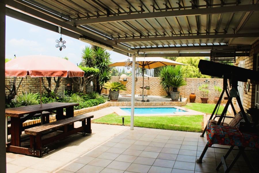 2 Bedroom Property for Sale in Three Rivers Gauteng