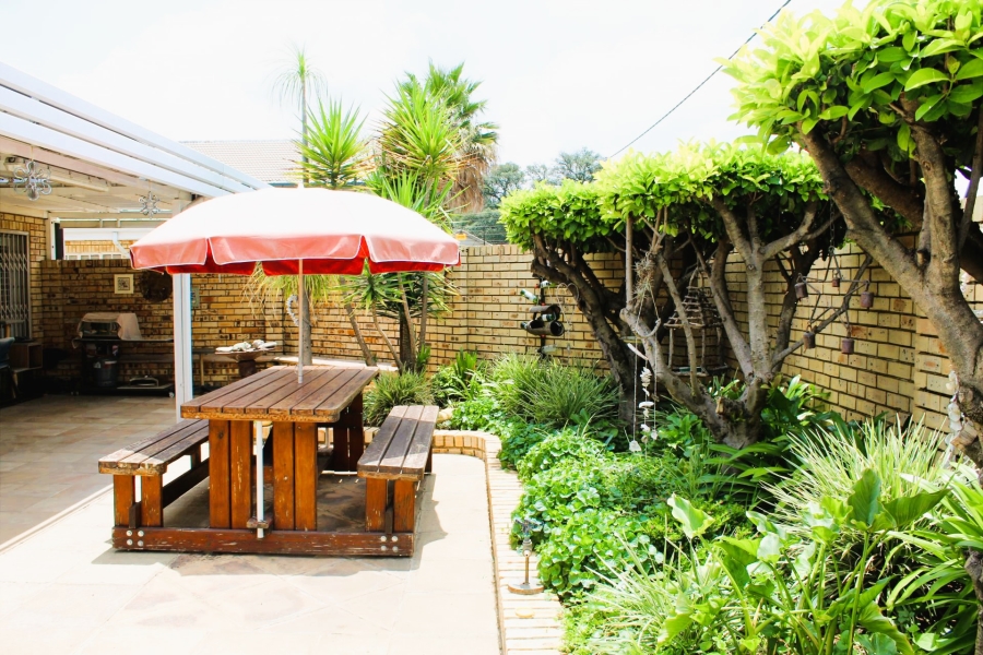 2 Bedroom Property for Sale in Three Rivers Gauteng