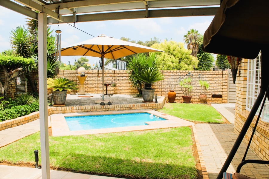 2 Bedroom Property for Sale in Three Rivers Gauteng