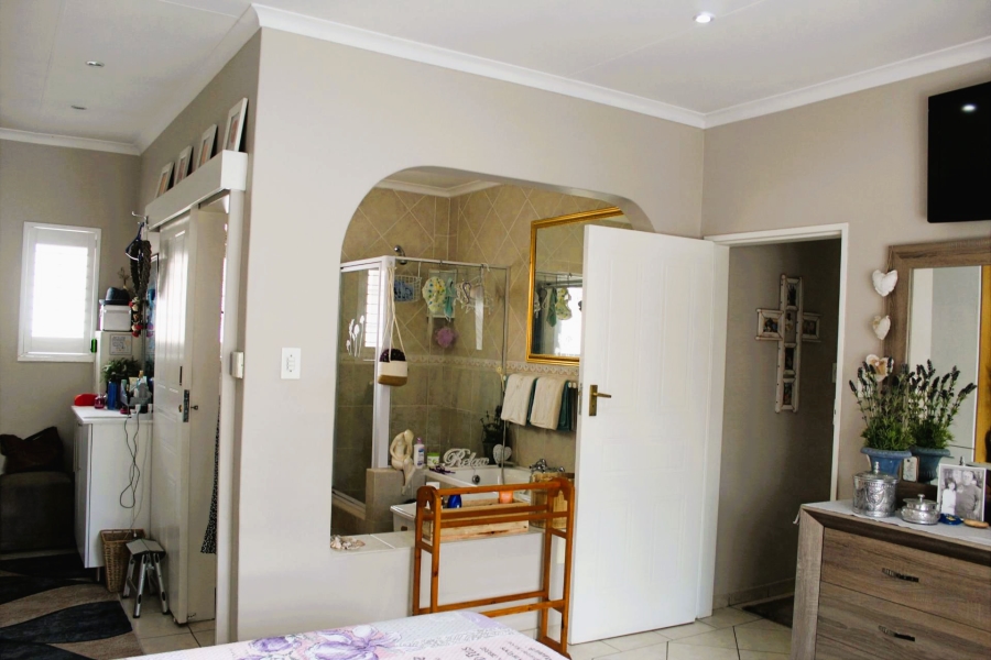 2 Bedroom Property for Sale in Three Rivers Gauteng