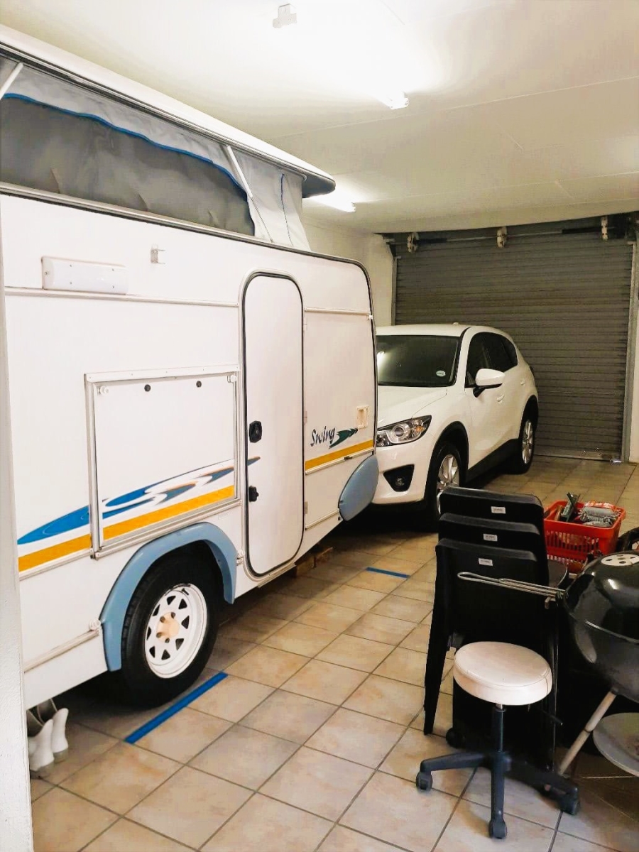 2 Bedroom Property for Sale in Three Rivers Gauteng