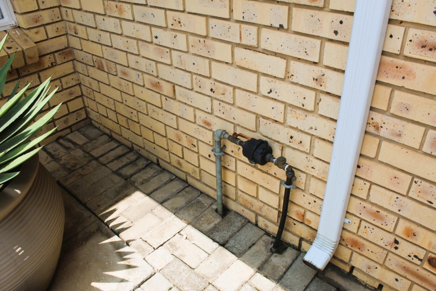 2 Bedroom Property for Sale in Three Rivers Gauteng