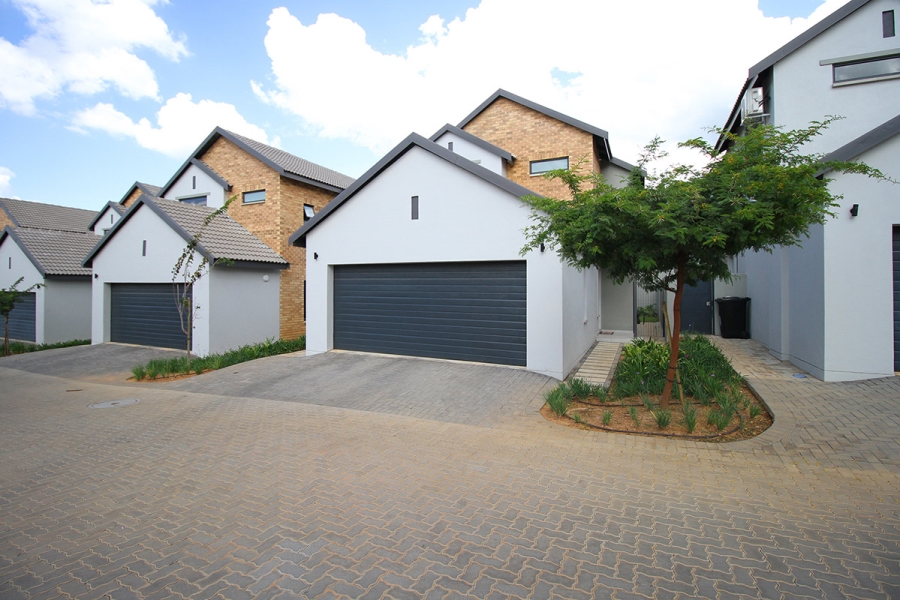 3 Bedroom Property for Sale in Broadacres Gauteng