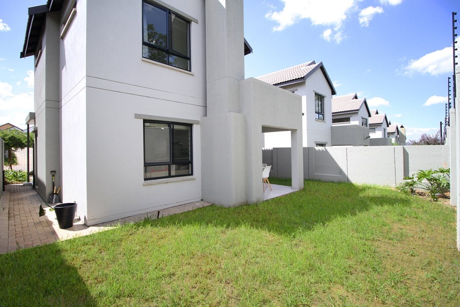 3 Bedroom Property for Sale in Broadacres Gauteng