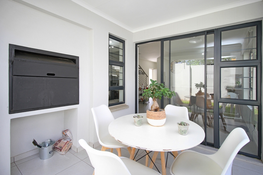 3 Bedroom Property for Sale in Broadacres Gauteng