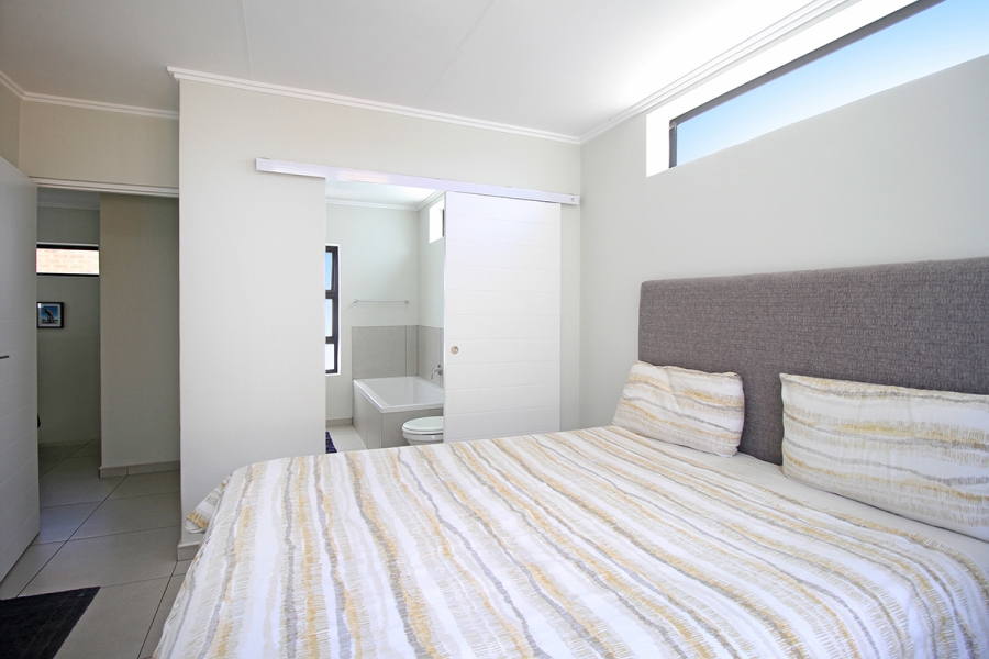3 Bedroom Property for Sale in Broadacres Gauteng