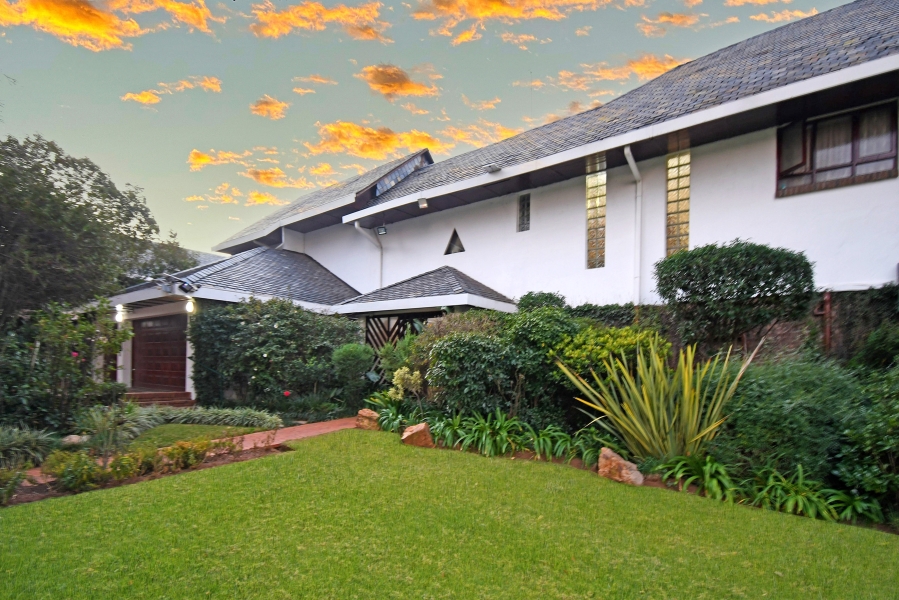 5 Bedroom Property for Sale in Birdhaven Gauteng