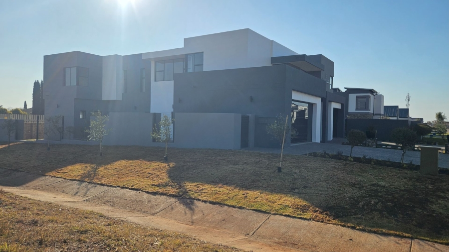 5 Bedroom Property for Sale in Midstream Heights Gauteng
