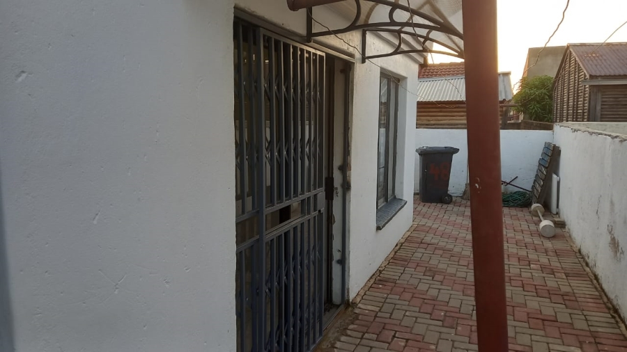 To Let 1 Bedroom Property for Rent in Danville Gauteng