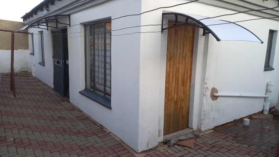 To Let 1 Bedroom Property for Rent in Danville Gauteng